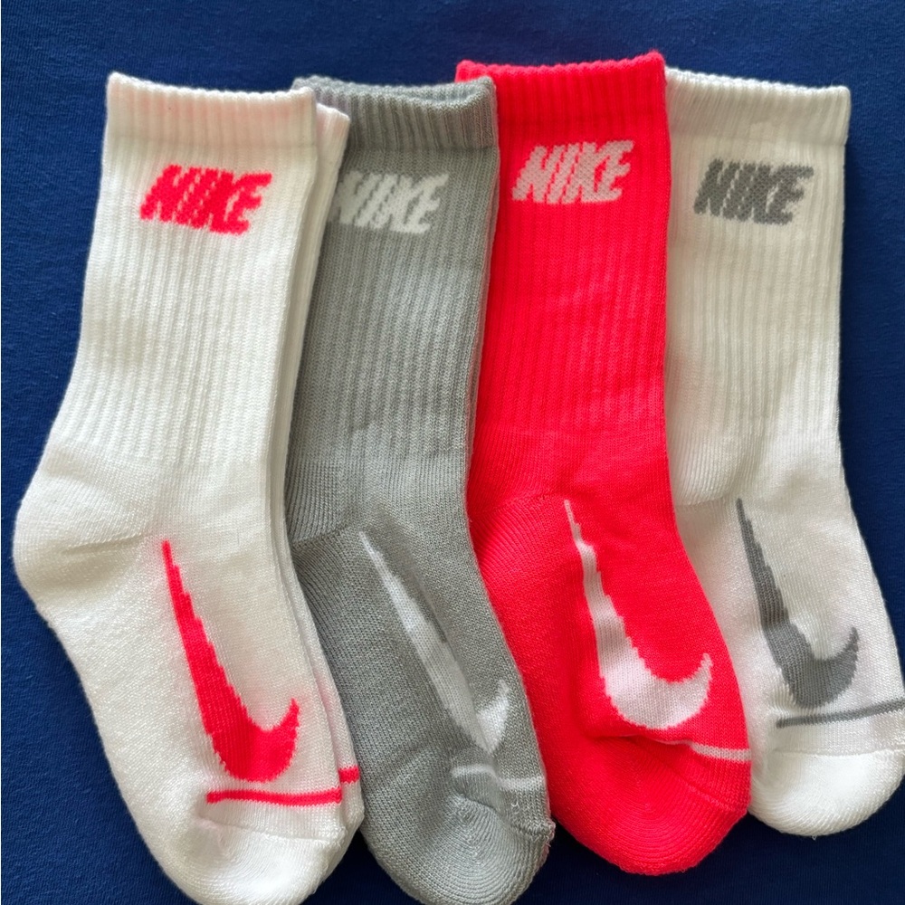 NIKE CUSHIONED KIDS SOCKS 4-5 YEARS